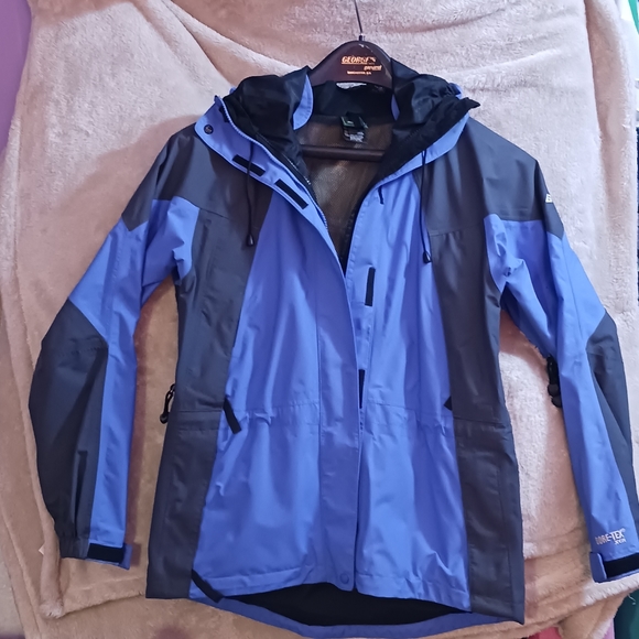 Women's Eastern Mountain Sports Gore-tex XCR Jacket - Picture 2 of 16